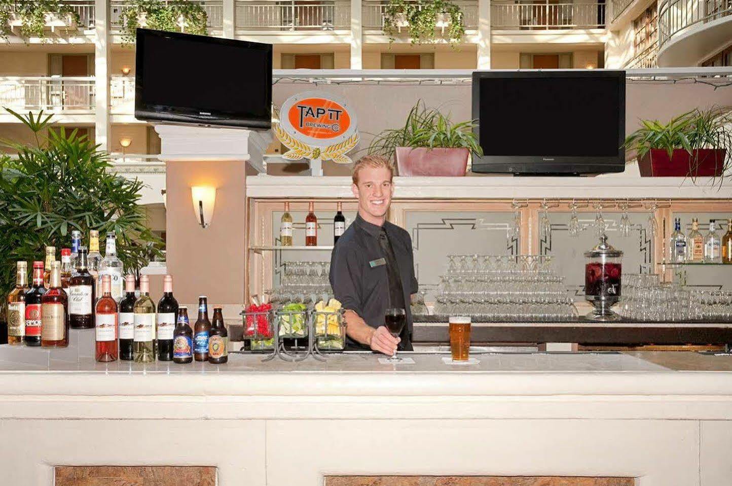 Embassy Suites San Luis Obispo Exteriér fotografie